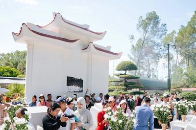 Dòng người rưng rưng về địa chỉ đỏ Ngã ba Đồng Lộc