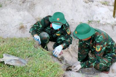 Kỳ 4: Khẽ nhẹ từng nắm đất tìm hài cốt và hành trình 'trả lại tên' cho các anh