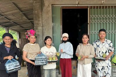 Tình người sau lũ ở Mường Than