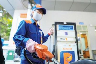 Xử lý nghiêm cửa hàng xăng dầu găm hàng, bán nhỏ giọt, tự ý ngừng bán