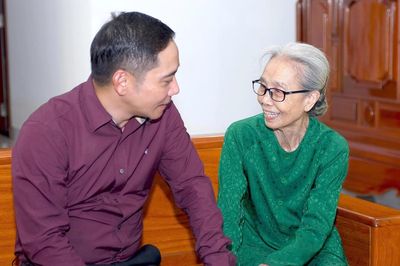 Ban Tổ chức Trung ương tri ân gia đình liệt sĩ ngành Tổ chức xây dựng Đảng tại TP Huế