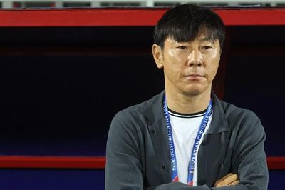 HLV Shin Tae-yong bị cấm hành nghề vì tát cầu thủ