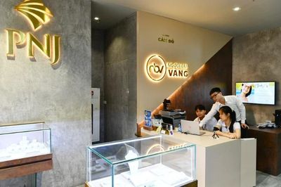 Giá cổ phiếu PNJ chia đôi, xuất hiện dòng tiền 'giải cứu'