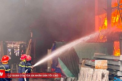 Cháy lớn xưởng sản xuất kính tại Thái Nguyên