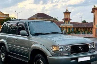 SUV Lexus LX450 đời 1997 gần 30 năm tuổi được 'dọn zin' đẹp như xe mới