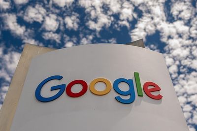 Công ty mẹ Google đạt doanh thu kỷ lục 119,8 tỷ USD, Gemini áp sát ChatGPT