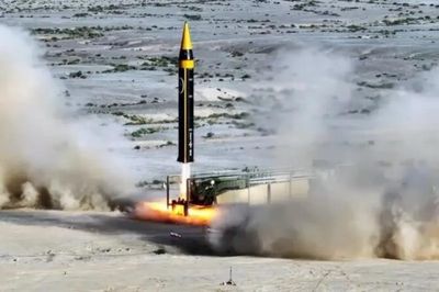 Iran tấn công đáp trả, kêu gọi người dân Vùng Vịnh tránh xa căn cứ Mỹ