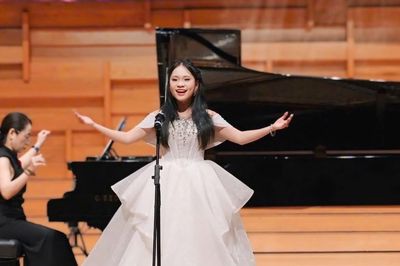 Thủ khoa Thanh nhạc 16 tuổi là học trò của Tiến sĩ Phương Nga