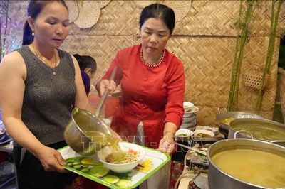 Tổ chức lễ hội gắn với món ăn độc đáo của người dân ven sông Trà