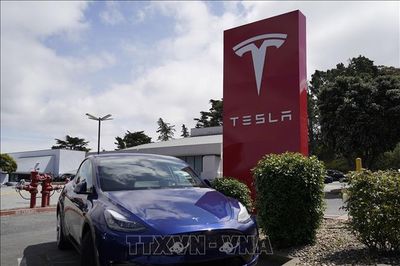 Cổ phiếu Tesla lao dốc, vốn hóa thị trường 'bốc hơi' hơn 140 tỷ USD sau báo cáo lợi nhuận quý II