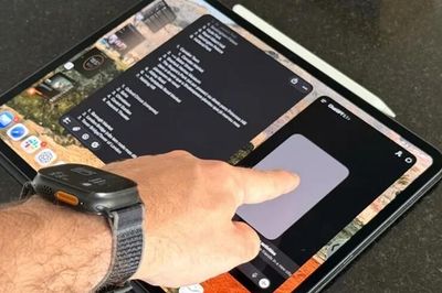 Samsung vô tình hé lộ diện mạo iPhone gập của Apple?