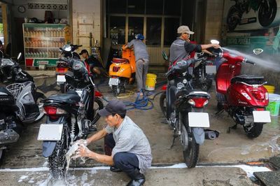 Giải mã hiện tượng 'cứ vừa rửa xe xong thì trời mưa' theo lập luận khoa học