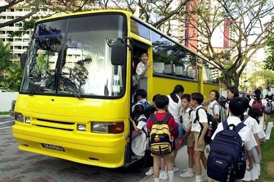 Thí điểm đưa đón học sinh bằng xe buýt điện trong năm học 2026-2027