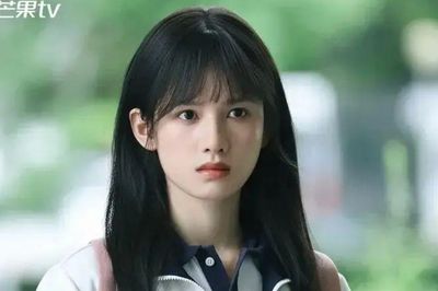Trương Tịnh Nghi gây sốt với diễn xuất trong Chó Hoang Và Xương
