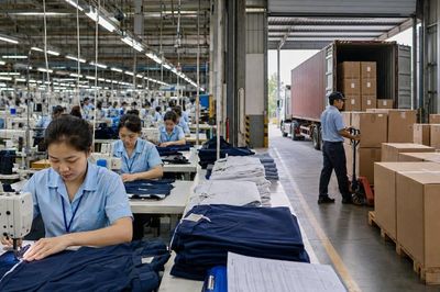 Mỹ áp thuế mới: Dệt may Việt Nam mất lợi thế trước các đối thủ châu Á