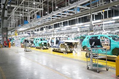 Sản lượng ô tô sản xuất trong nước lập đỉnh nửa đầu 2026: Sức bật nội địa hóa hay phản ứng tự vệ?