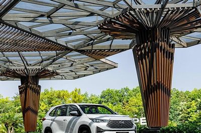 Đánh giá Toyota Innova Cross 2026: Đổi mới thiết kế, tối ưu động cơ Hybrid