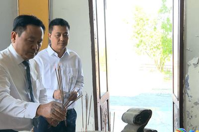 Phó Chủ tịch HĐND thành phố Đà Nẵng Nguyễn Công Thanh viếng hương các nghĩa trang liệt sĩ, khu di tích