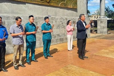 Giữ lửa tri ân từ lễ dâng hương Đền tưởng niệm liệt sĩ Hội Phú