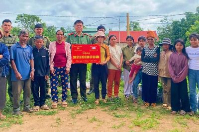 Tặng 7.500 cây giống cho học viên lớp học tình thương tại làng KĐung