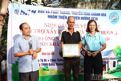 Báo và Phát thanh, Truyền hình Khánh Hòa phối hợp trao 63 triệu đồng cho 1 hộ cận nghèo ở xã Vĩnh Hải