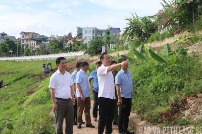 Kiểm tra tiến độ chỉnh trang cảnh quan khu vực bờ sông Kỳ Cùng
