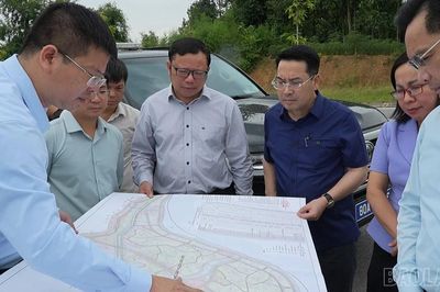 Chủ tịch UBND tỉnh Nguyễn Tuấn Anh làm việc với xã Bảo Thắng