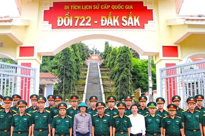Theo dấu ký ức tìm những người còn nằm lại Ðồi 722