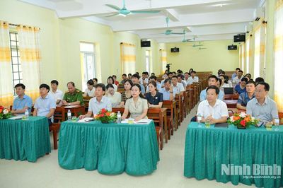 Đảng ủy xã Yên Mô bồi dưỡng kiến thức, nghiệp vụ cho đội ngũ cấp ủy chi bộ thôn