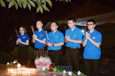 Lễ thắp nến tri ân các Anh hùng liệt sĩ