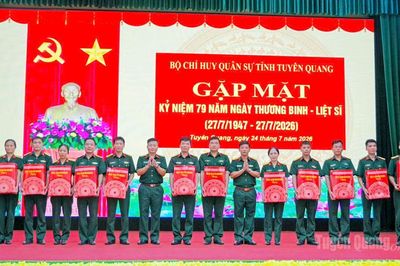 Bộ CHQS tỉnh gặp mặt nhân dịp kỷ niệm 79 năm Ngày Thương binh - Liệt sĩ 27-7