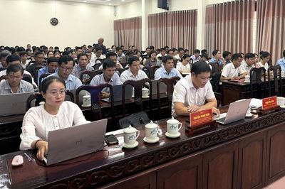 Tập huấn triển khai nền tảng số và xử lý các điểm nghẽn chuyển đổi số