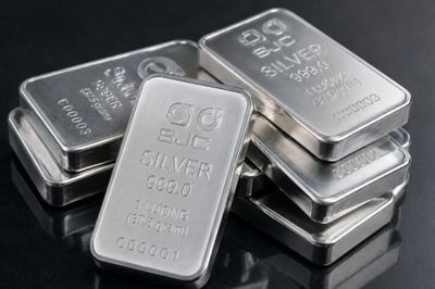 Ngày 24/7: Giá bạc trong nước và thế giới biến động trái chiều