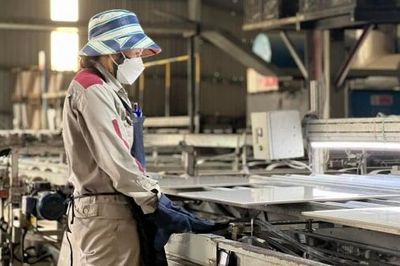 Làm thêm vượt trần giờ theo luật, phần tiền lương nào phải chịu thuế TNCN?