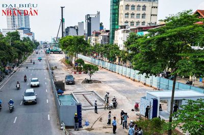 Hà Nội: Rào chắn gần 500m đường thi công ga ngầm S1 trên đường Văn Cao