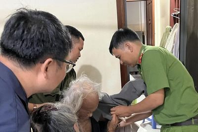 Những bước chân không mỏi đem căn cước đến với bà con