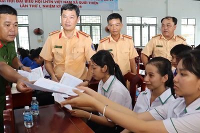 Vĩnh Long nâng cao năng lực cứu nạn trên sông cho lực lượng cơ sở