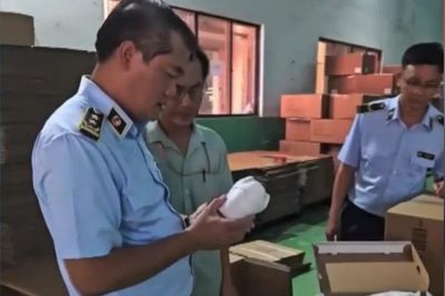 Phát hiện gần 50.000 đôi giày Nike giả mạo tinh vi