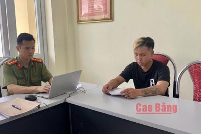 Khởi tố bị can về hành vi tàng trữ trái phép vũ khí quân dụng