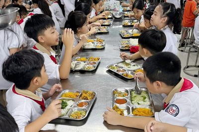 Từ năm học 2026 - 2027: Hà Nội siết chặt bữa ăn bán trú, đổi mới quy trình chọn nhà cung cấp