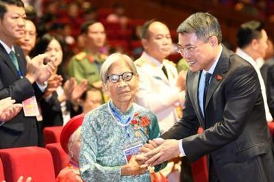Thủ tướng kêu gọi toàn xã hội đẩy mạnh chăm lo cho các gia đình chính sách