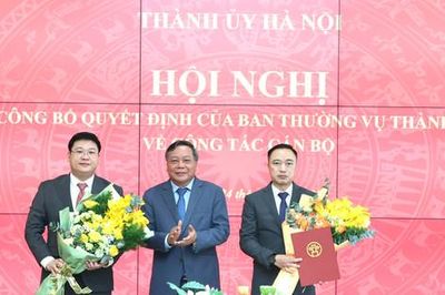 Công bố các quyết định về công tác cán bộ tại Thành ủy Hà Nội