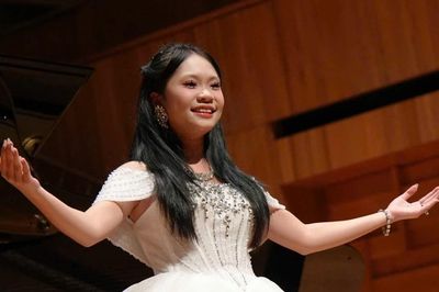 Trúc An: Cô bạn 16 tuổi giành thủ khoa Học viện Âm nhạc Quốc gia Việt Nam