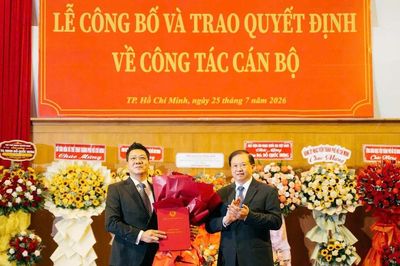 Bổ nhiệm NSND Đỗ Quốc Hưng làm Giám đốc Nhạc viện Thành phố Hồ Chí Minh