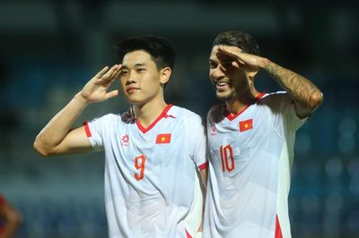 Đình Bắc sau hat-trick là về lại ghế dự bị?