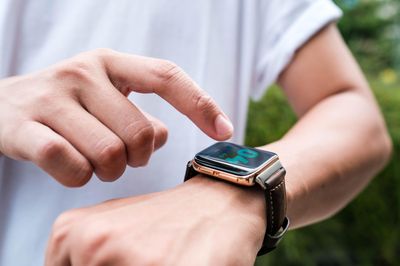 Chuyển SIM sang iPad, smartwatch có thể bị khóa nếu quên bước này