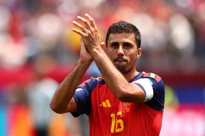 HLV Man City phản ứng về tin Rodri đồng ý tới Real Madrid