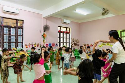 Từ 1.8 giáo viên được hỗ trợ 2,5 triệu đồng/tháng: Những ai được hưởng?