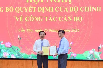 Đồng chí Đỗ Thanh Bình giữ chức vụ Bí thư Thành ủy Cần Thơ