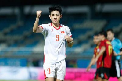 ĐT Việt Nam thắng 7-0 xác lập nhiều kỷ lục đáng nhớ, ngỡ ngàng với thầy Kim & Đình Bắc